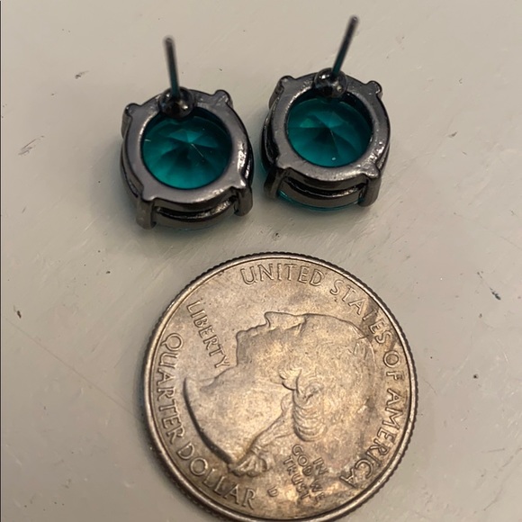 Blue stud earrings - Picture 7 of 8